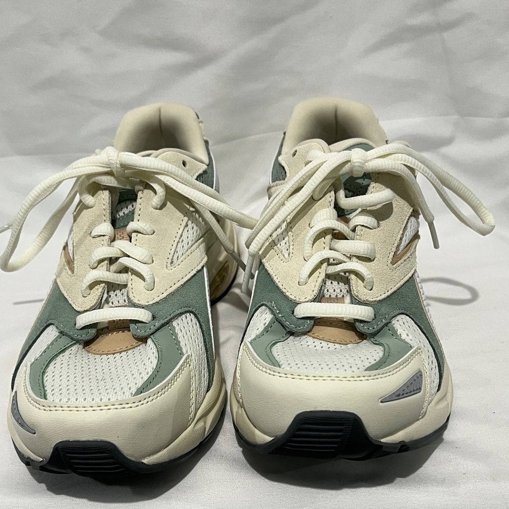 Reebok Athletic Shoes - Green and Cream